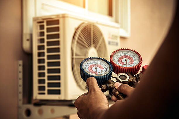 Professional Hvac technician working in Sandborn, IN